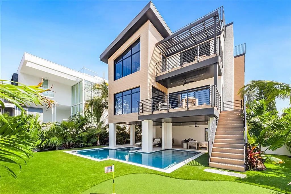 Experience luxury coastal living at 117 N Bay Boulevard, Anna Maria, Florida. This 4-bedrooms, 5-bathrooms, 3,155 square feet bayfront estate is a masterpiece of elegance.