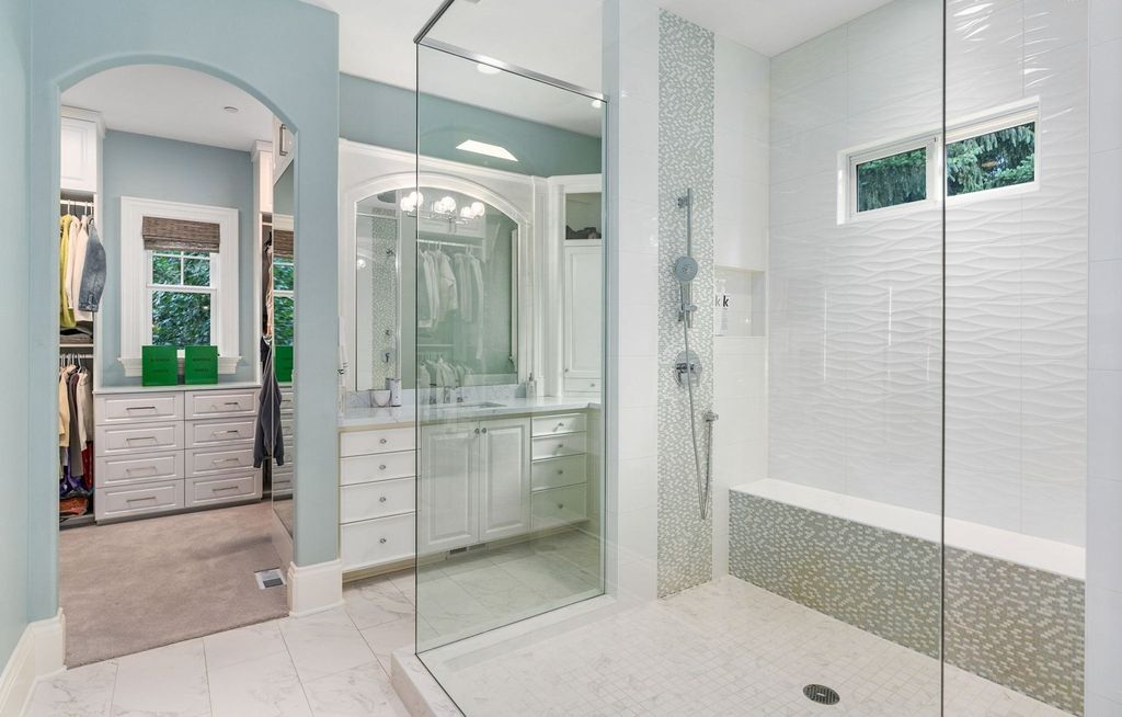 Custom Hampton's Style Home in West Linn, Oregon: Secluded Privacy and Urban Convenience at its Finest $4.595 Million Listing