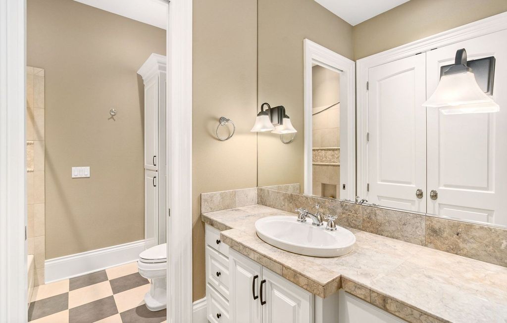 Custom Hampton's Style Home in West Linn, Oregon: Secluded Privacy and Urban Convenience at its Finest $4.595 Million Listing