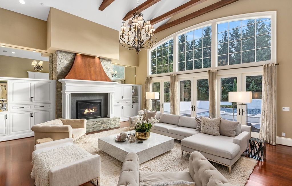 Custom Hampton's Style Home in West Linn, Oregon: Secluded Privacy and Urban Convenience at its Finest $4.595 Million Listing