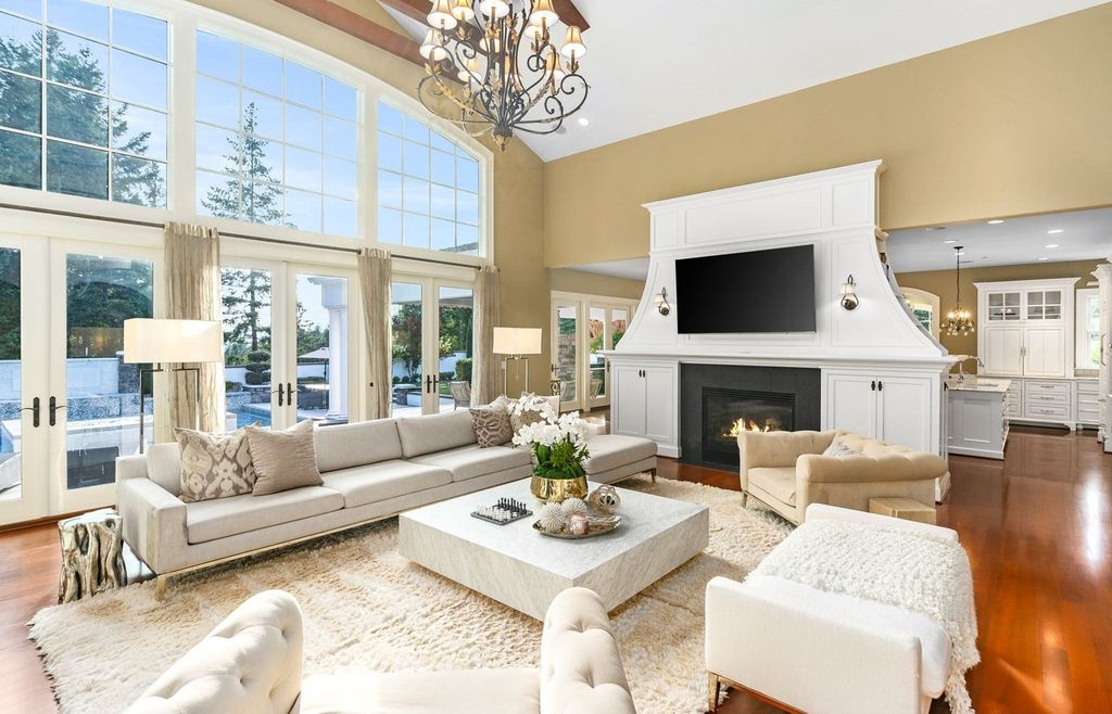 Custom Hampton's Style Home in West Linn, Oregon: Secluded Privacy and Urban Convenience at its Finest $4.595 Million Listing
