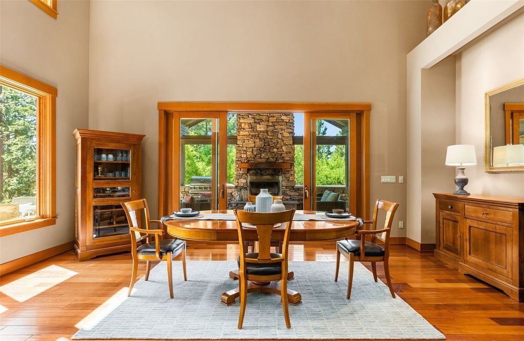 Discover Your Paradise: Luxurious Single-Owner Home on 148 Acres in Cle Elum, Washington Listing for $4.25M