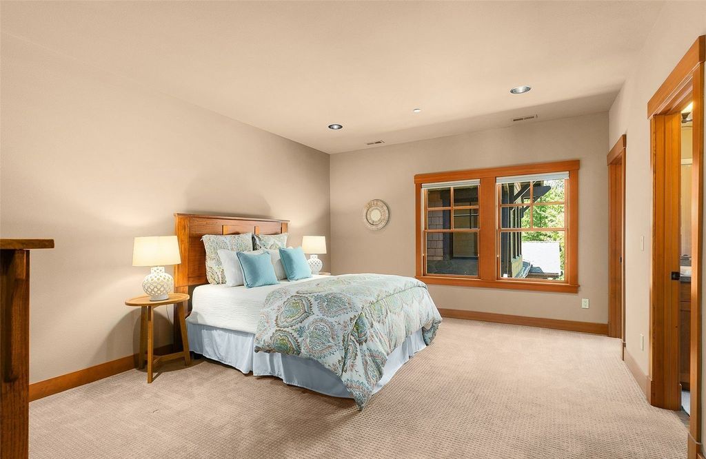 Discover Your Paradise: Luxurious Single-Owner Home on 148 Acres in Cle Elum, Washington Listing for $4.25M