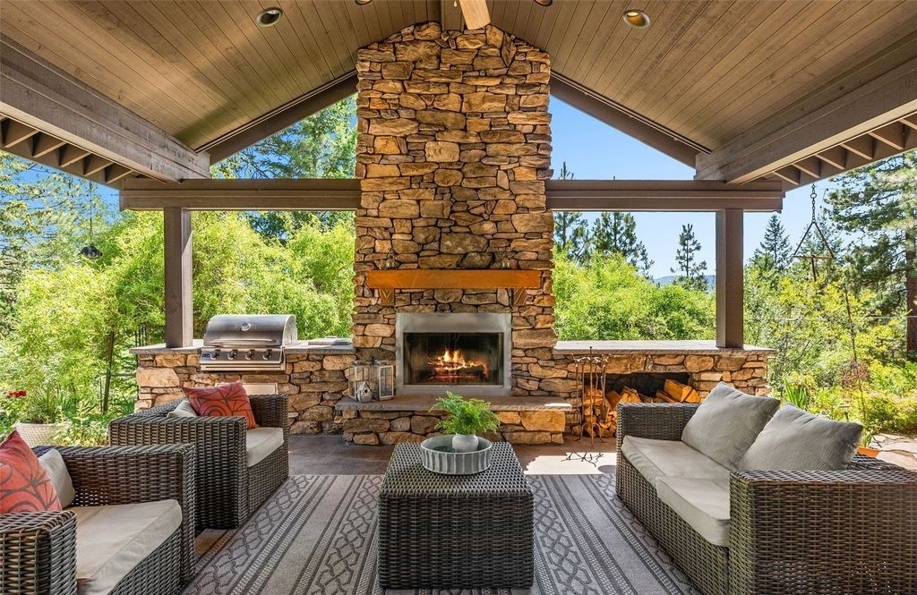 Discover Your Paradise: Luxurious Single-Owner Home on 148 Acres in Cle Elum, Washington Listing for $4.25M