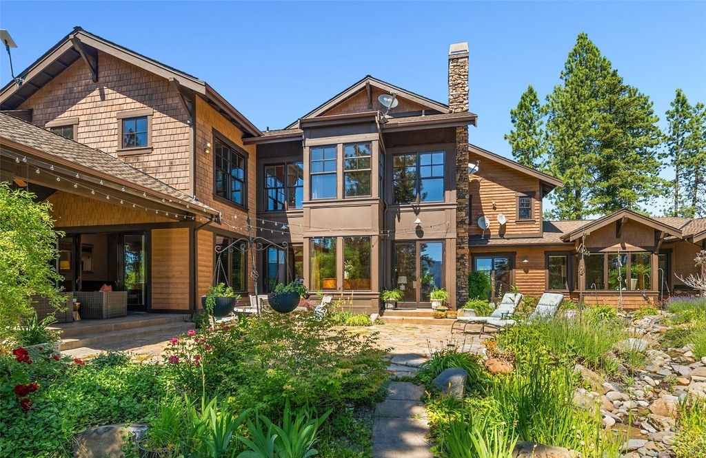 Discover Your Paradise: Luxurious Single-Owner Home on 148 Acres in Cle Elum, Washington Listing for $4.25M