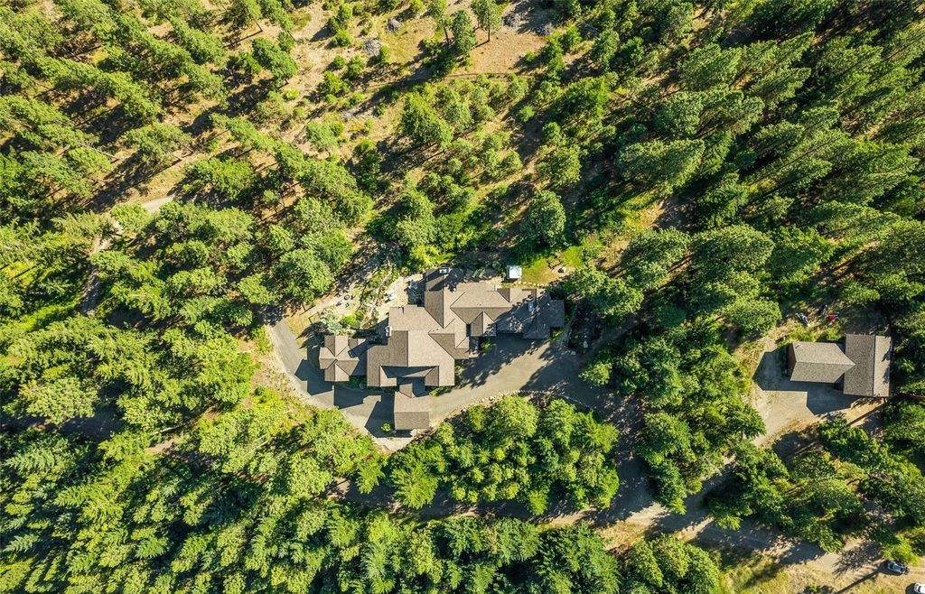 Discover Your Paradise: Luxurious Single-Owner Home on 148 Acres in Cle Elum, Washington Listing for $4.25M