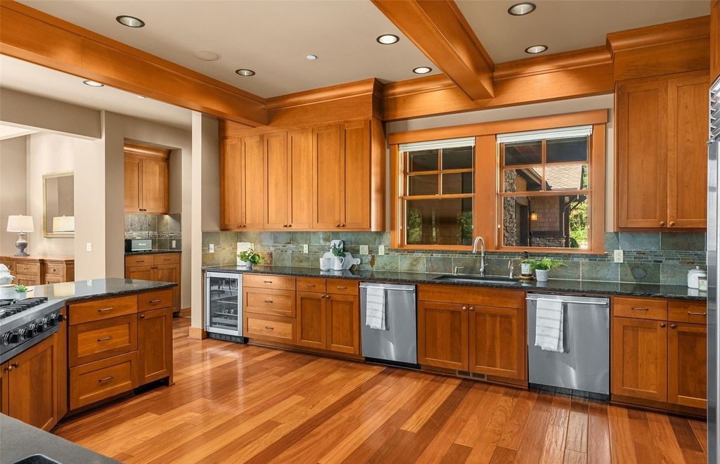 Discover Your Paradise: Luxurious Single-Owner Home on 148 Acres in Cle Elum, Washington Listing for $4.25M