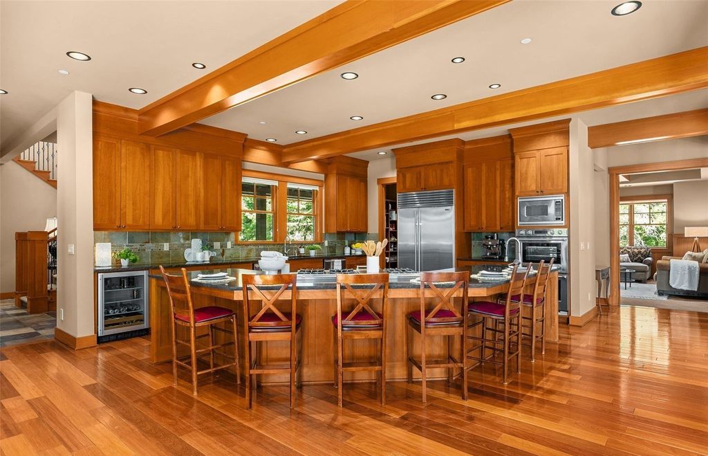 Discover Your Paradise: Luxurious Single-Owner Home on 148 Acres in Cle Elum, Washington Listing for $4.25M