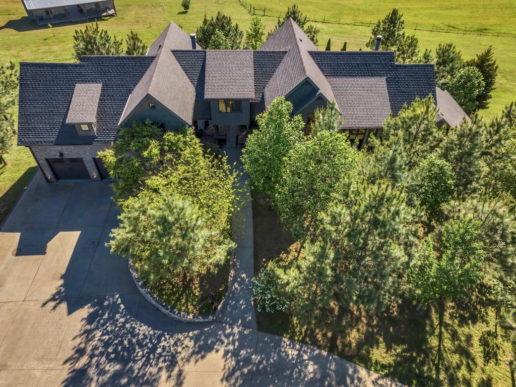 Dream Home in Lebanon, Tennessee: Impeccable Design and Quality for $3.2M