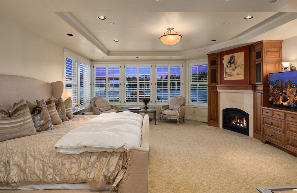 Experience the Epitome of Waterfront Luxury 11.875 Million Private Gated Estate at Bellevue Washington 24