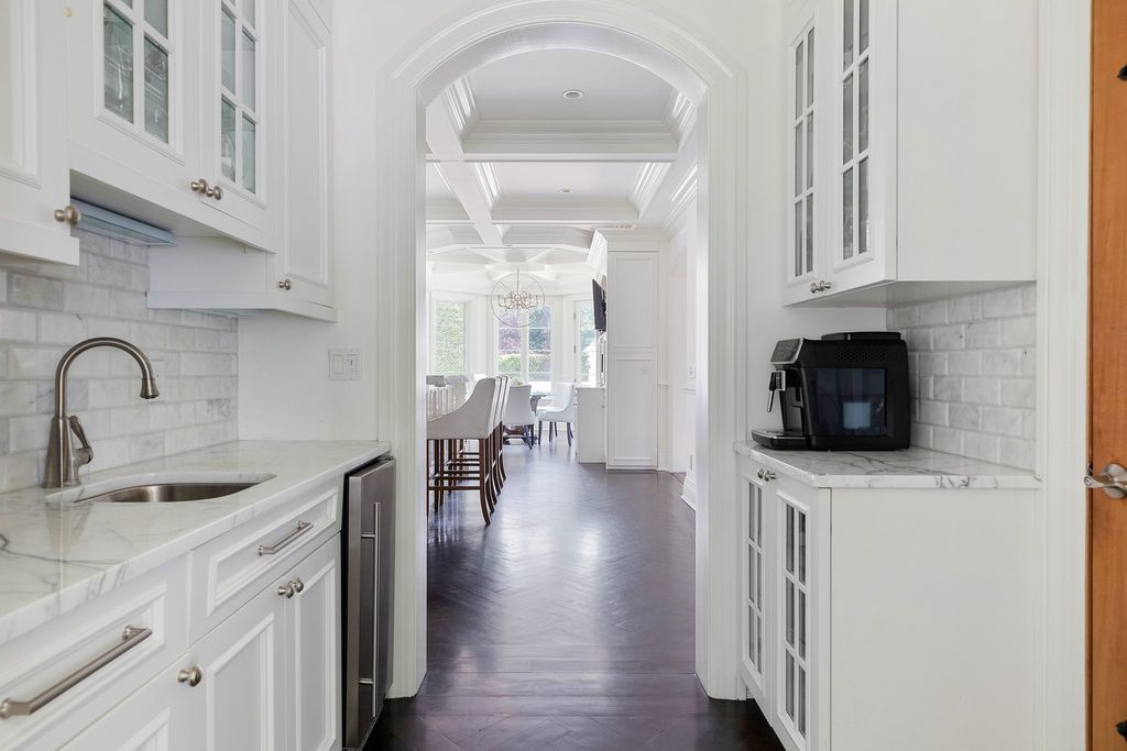 Exquisite Design, Spacious Living, and Pristine Privacy: Mansion in Upper Brookville, New York Listed at $7.45 Million