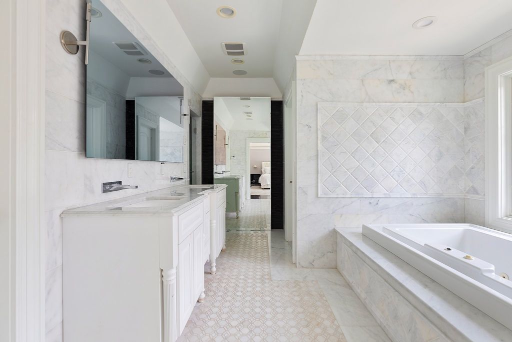 Exquisite Design, Spacious Living, and Pristine Privacy: Mansion in Upper Brookville, New York Listed at $7.45 Million