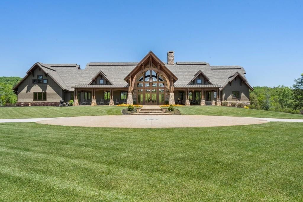 Exquisite Mountain Estate in Dahlonega, Georgia: A Luxurious Retreat Surrounded by Nature's Beauty, Listed at $5.85M