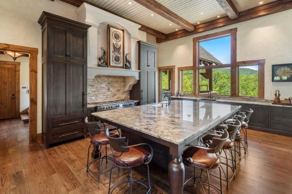Exquisite Mountain Estate in Dahlonega, Georgia: A Luxurious Retreat Surrounded by Nature's Beauty, Listed at $5.85M