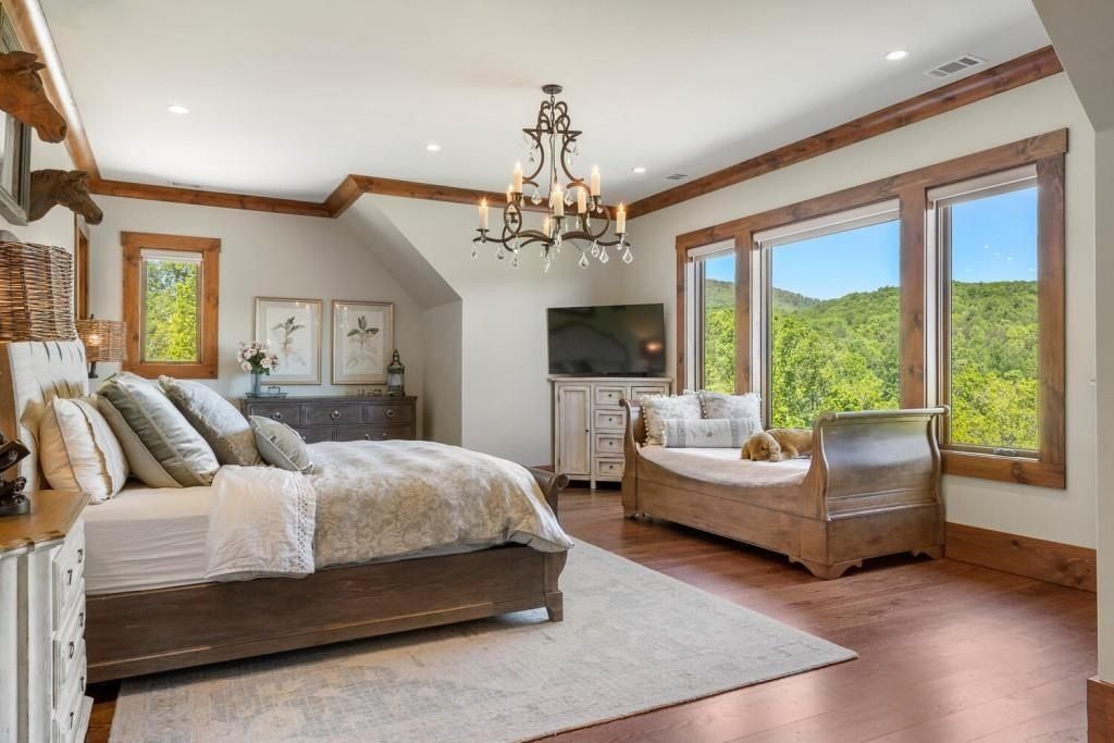 Exquisite Mountain Estate in Dahlonega, Georgia: A Luxurious Retreat Surrounded by Nature's Beauty, Listed at $5.85M