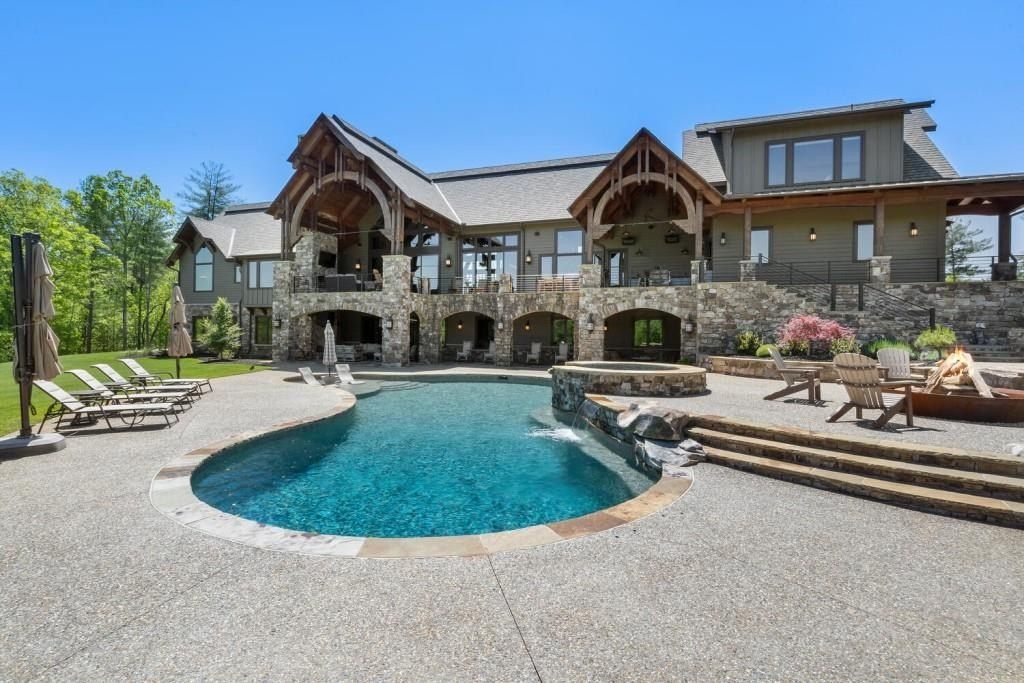 Exquisite Mountain Estate in Dahlonega, Georgia: A Luxurious Retreat Surrounded by Nature's Beauty, Listed at $5.85M