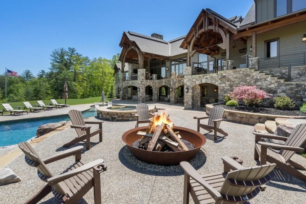 Exquisite Mountain Estate in Dahlonega, Georgia: A Luxurious Retreat Surrounded by Nature's Beauty, Listed at $5.85M
