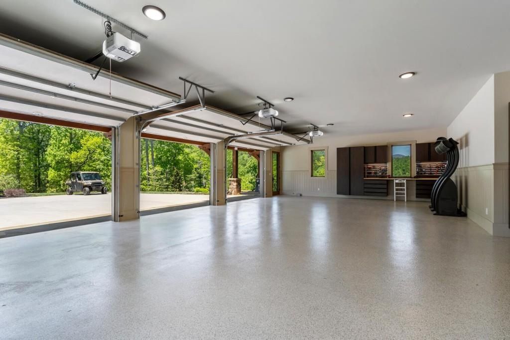 Exquisite Mountain Estate in Dahlonega, Georgia: A Luxurious Retreat Surrounded by Nature's Beauty, Listed at $5.85M