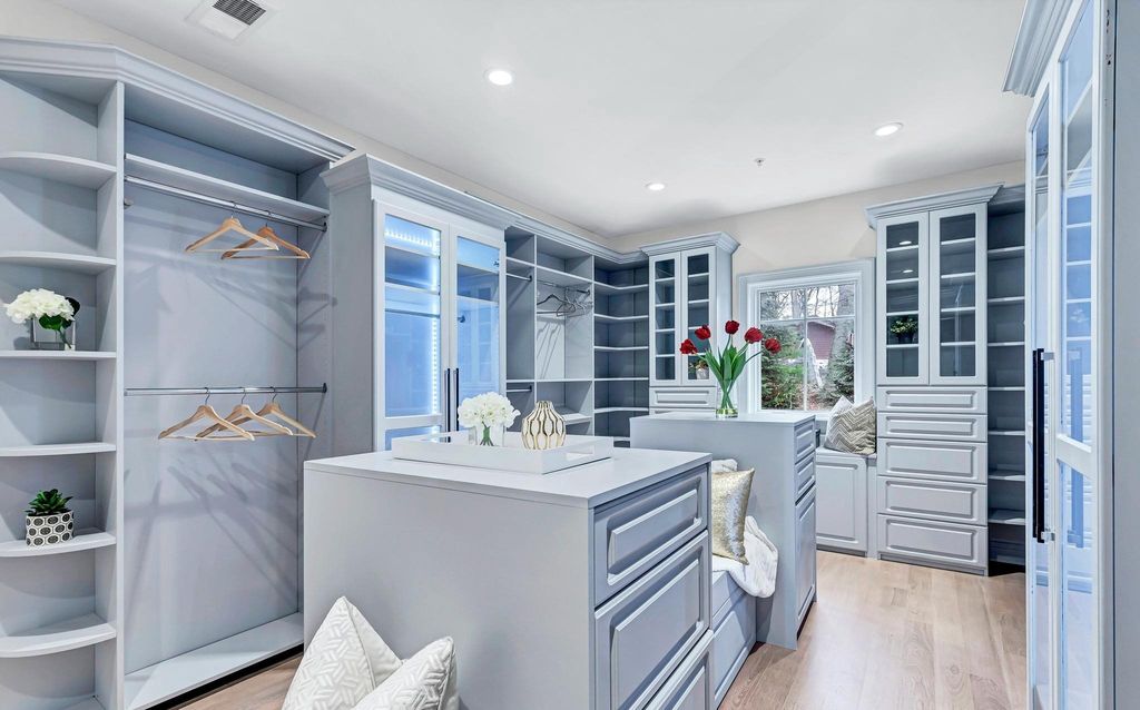 Exquisite and Unparalleled Luxury Home in Bethesda Maryland An Invitation to Sophisticated Living at 3.649 Million 31
