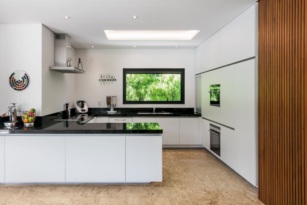 Guaica Residence, Elegant House Designed by Padovani Arquitetos