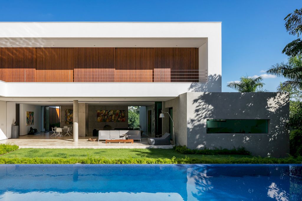 Guaica Residence, Elegant House Designed by Padovani Arquitetos