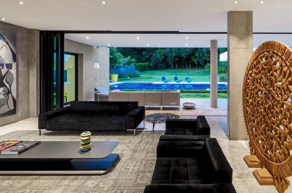 Guaica Residence, Elegant House Designed by Padovani Arquitetos