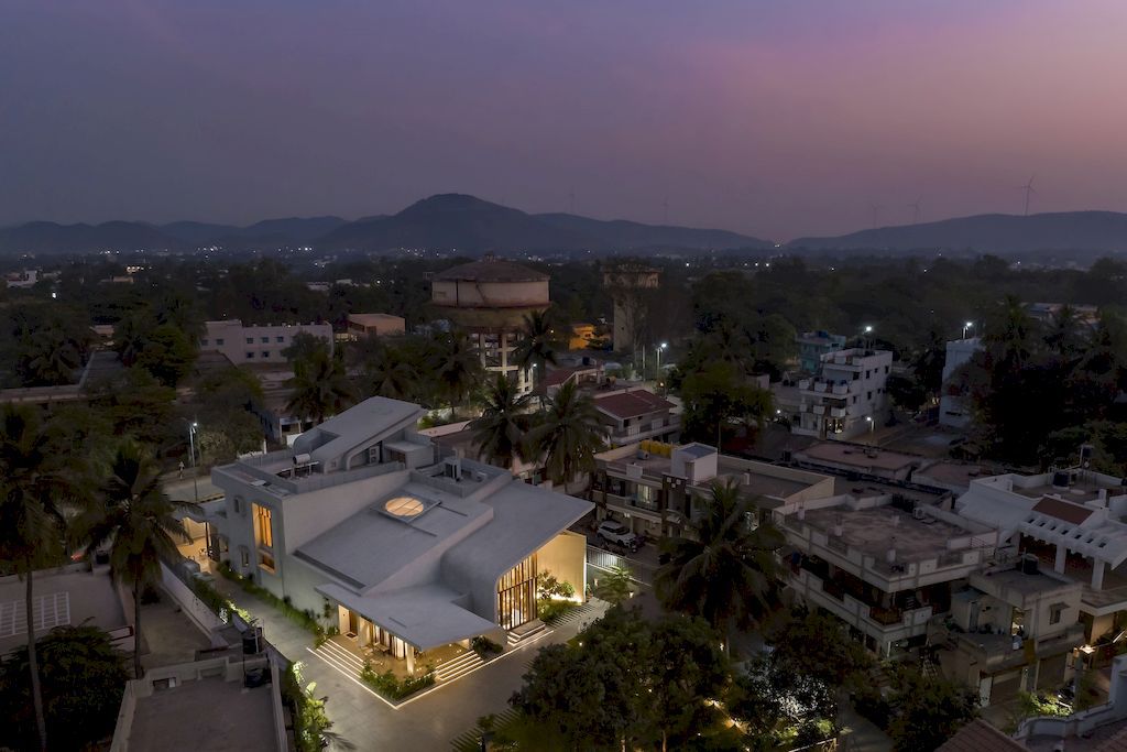 Hosapete Mane House brings harmonious, comfortable space by Cadence