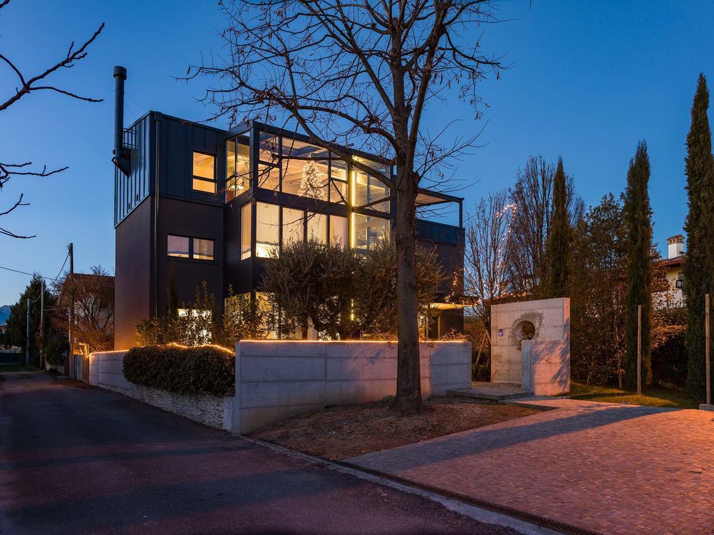 House ML+M+R in Italy by Filippo Caprioglio - Caprioglio Architects
