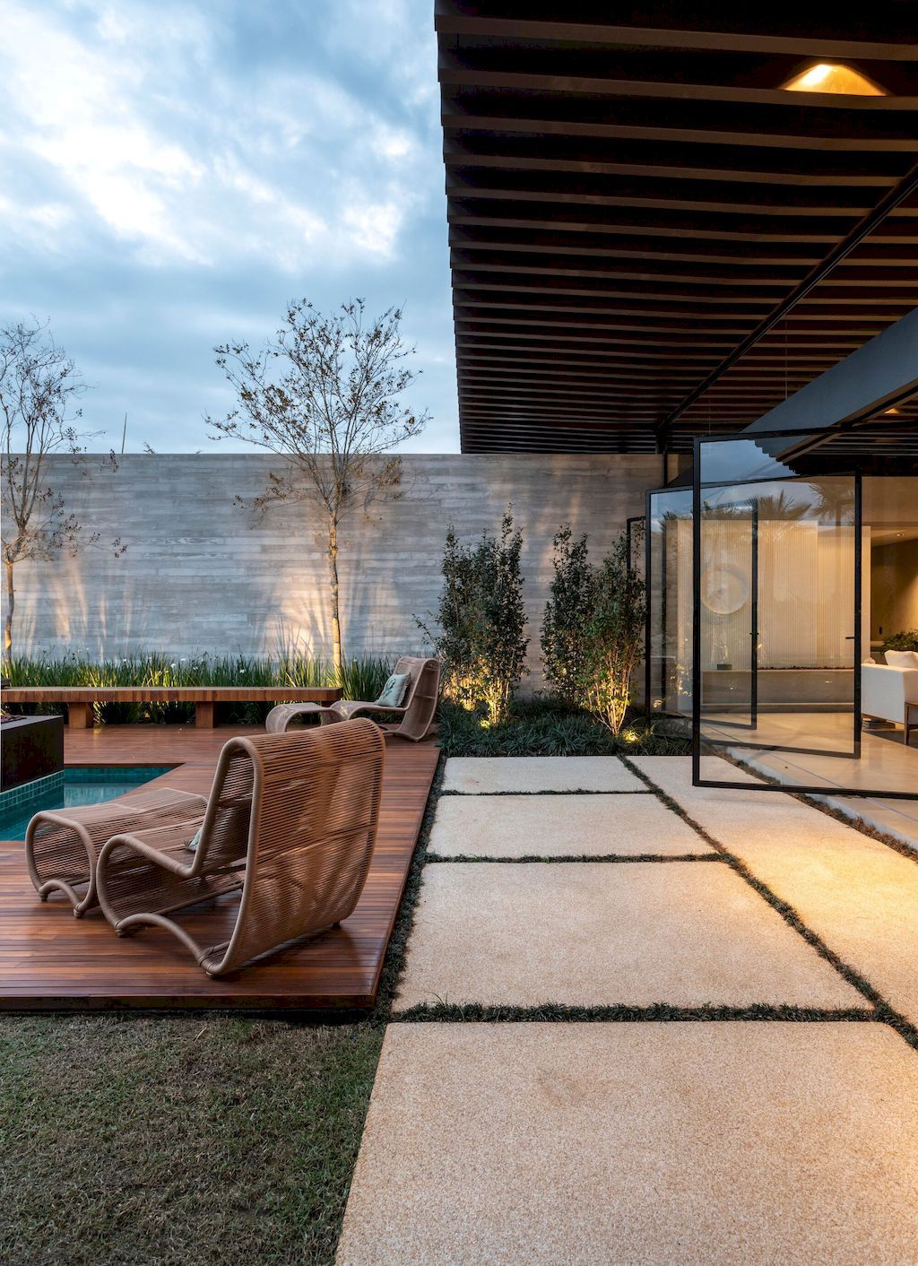 JR House to Enjoy Nature Designed by Padovani Arquitetos Associados
