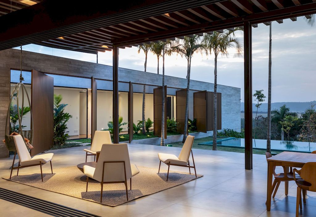 JR House to Enjoy Nature Designed by Padovani Arquitetos Associados