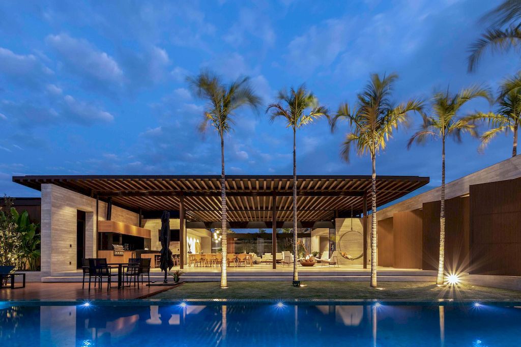 JR House to Enjoy Nature Designed by Padovani Arquitetos Associados 3