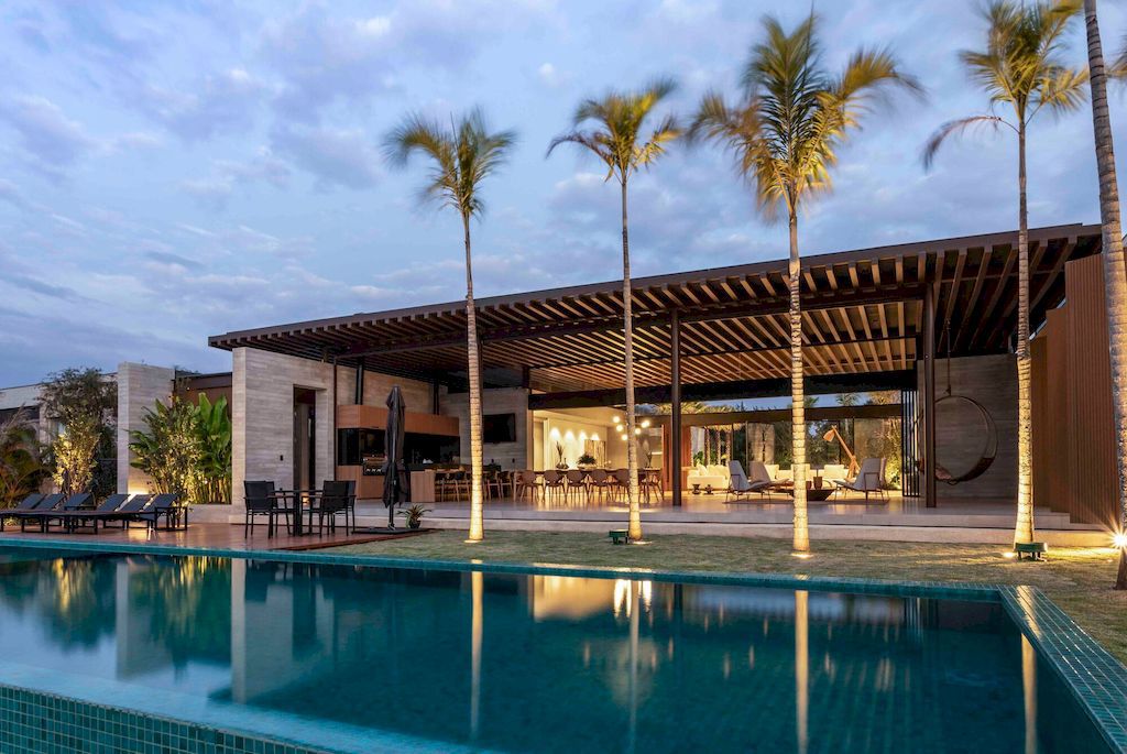 JR House to Enjoy Nature Designed by Padovani Arquitetos Associados