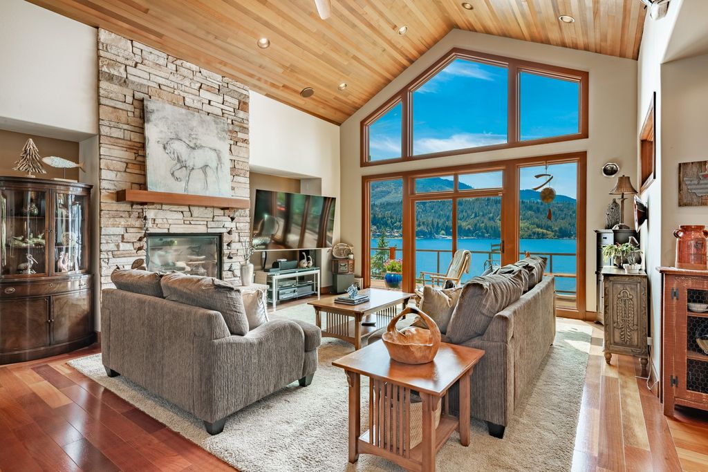 Lakefront Paradise: Luxurious Contemporary Home on Lake Whatcom, Washington Asking $3.489 Million