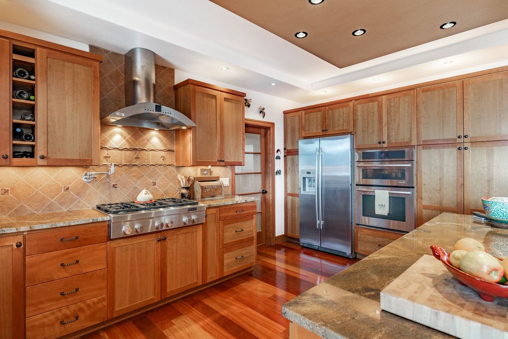 Lakefront Paradise: Luxurious Contemporary Home on Lake Whatcom, Washington Asking $3.489 Million