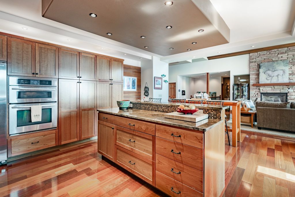 Lakefront Paradise: Luxurious Contemporary Home on Lake Whatcom, Washington Asking $3.489 Million