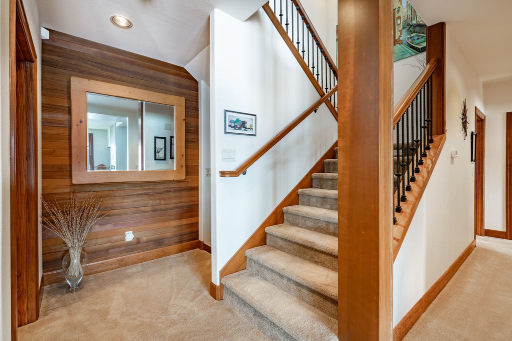 Lakefront Paradise: Luxurious Contemporary Home on Lake Whatcom, Washington Asking $3.489 Million