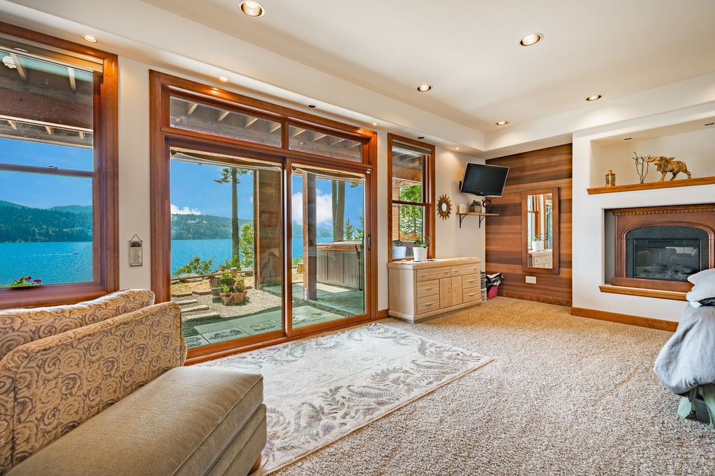Lakefront Paradise: Luxurious Contemporary Home on Lake Whatcom, Washington Asking $3.489 Million
