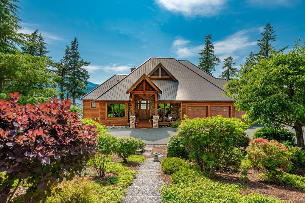Lakefront Paradise: Luxurious Contemporary Home on Lake Whatcom, Washington Asking $3.489 Million