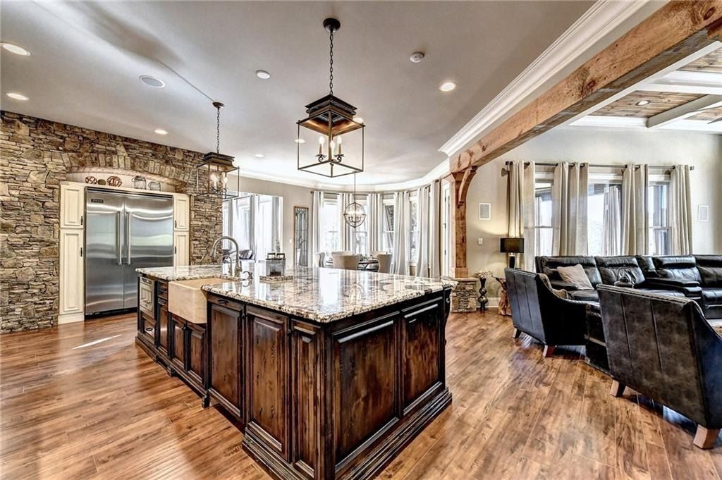 Luxurious Estate in Dacula, Georgia: Perfect Blend of High-End Living and Equestrian Enthusiasm Asking $5,999,999
