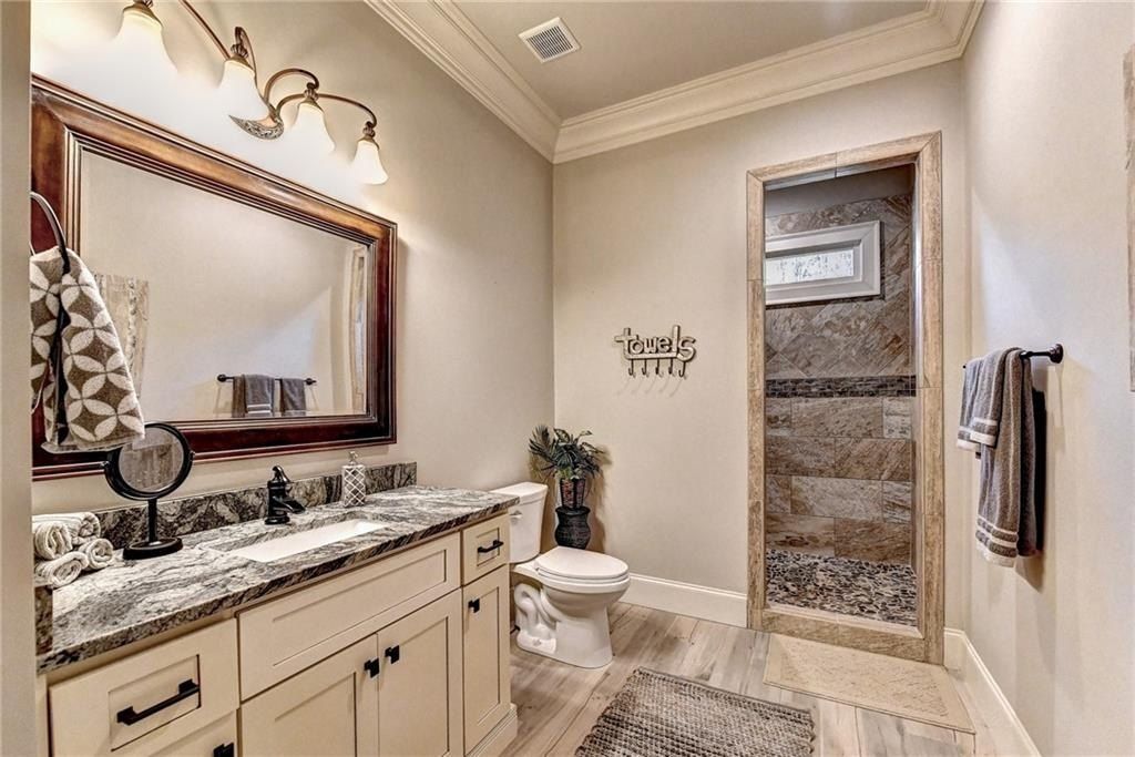 Luxurious Estate in Dacula, Georgia: Perfect Blend of High-End Living and Equestrian Enthusiasm Asking $5,999,999
