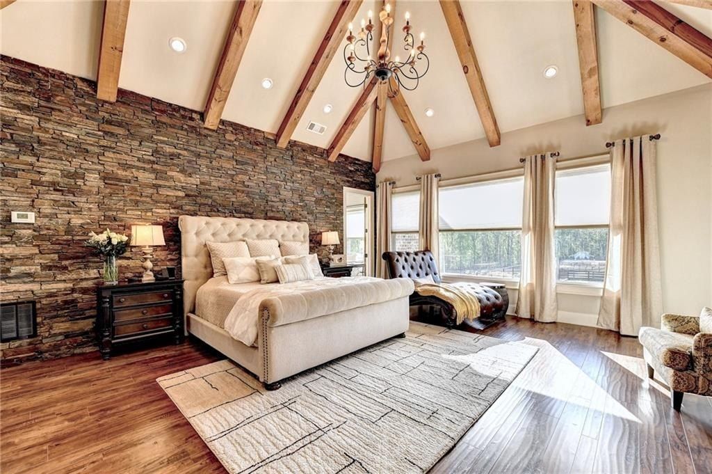 Luxurious Estate in Dacula, Georgia: Perfect Blend of High-End Living and Equestrian Enthusiasm Asking $5,999,999