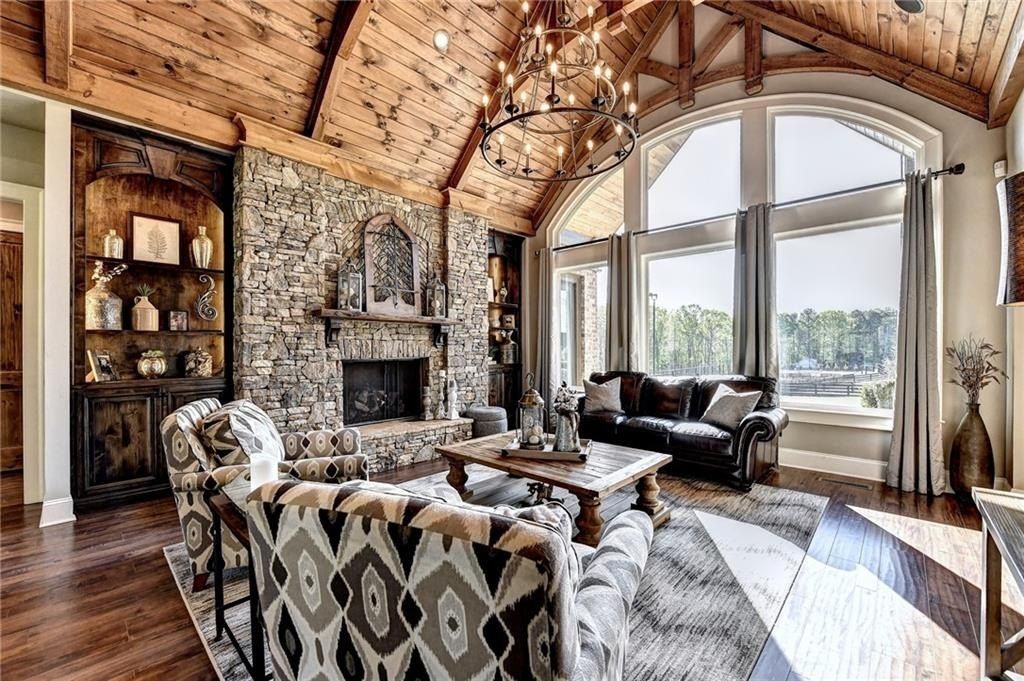 Luxurious Estate in Dacula, Georgia: Perfect Blend of High-End Living and Equestrian Enthusiasm Asking $5,999,999