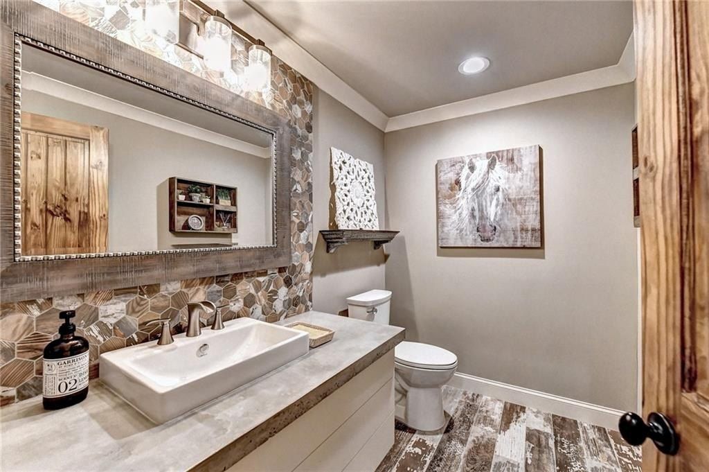 Luxurious Estate in Dacula, Georgia: Perfect Blend of High-End Living and Equestrian Enthusiasm Asking $5,999,999