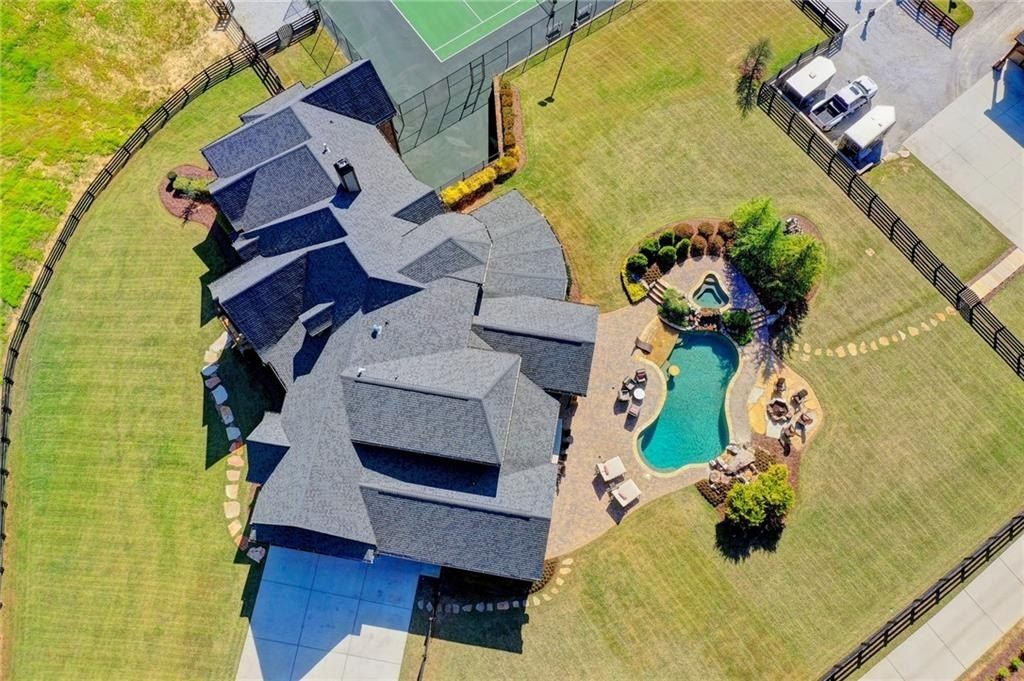 Luxurious Estate in Dacula, Georgia: Perfect Blend of High-End Living and Equestrian Enthusiasm Asking $5,999,999
