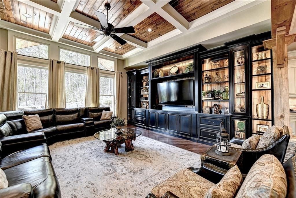 Luxurious Estate in Dacula, Georgia: Perfect Blend of High-End Living and Equestrian Enthusiasm Asking $5,999,999
