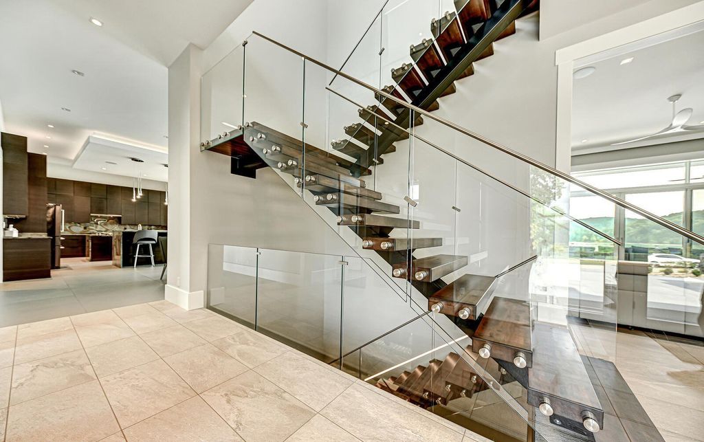 Magnificent Lake Home with Panoramic Views in Tennessee hits The Market for $11,497,000 15 Luxurious Lakefront Living at The Peninsula, La Follette, Tennessee: Breathtaking Home Listed for $11.997 Million