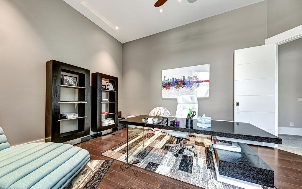 Magnificent Lake Home with Panoramic Views in Tennessee hits The Market for $11,497,000 16 Luxurious Lakefront Living at The Peninsula, La Follette, Tennessee: Breathtaking Home Listed for $11.997 Million