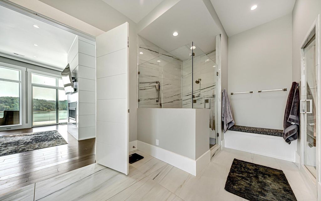 Magnificent Lake Home with Panoramic Views in Tennessee hits The Market for $11,497,000 22 Luxurious Lakefront Living at The Peninsula, La Follette, Tennessee: Breathtaking Home Listed for $11.997 Million