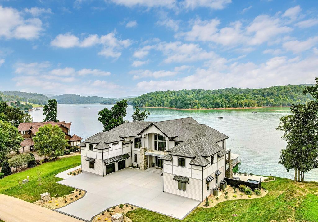 Magnificent Lake Home with Panoramic Views in Tennessee hits The Market for $11,497,000 6 Luxurious Lakefront Living at The Peninsula, La Follette, Tennessee: Breathtaking Home Listed for $11.997 Million