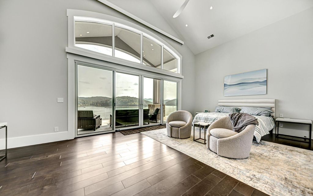 Magnificent Lake Home with Panoramic Views in Tennessee hits The Market for $11,497,000 26 Luxurious Lakefront Living at The Peninsula, La Follette, Tennessee: Breathtaking Home Listed for $11.997 Million